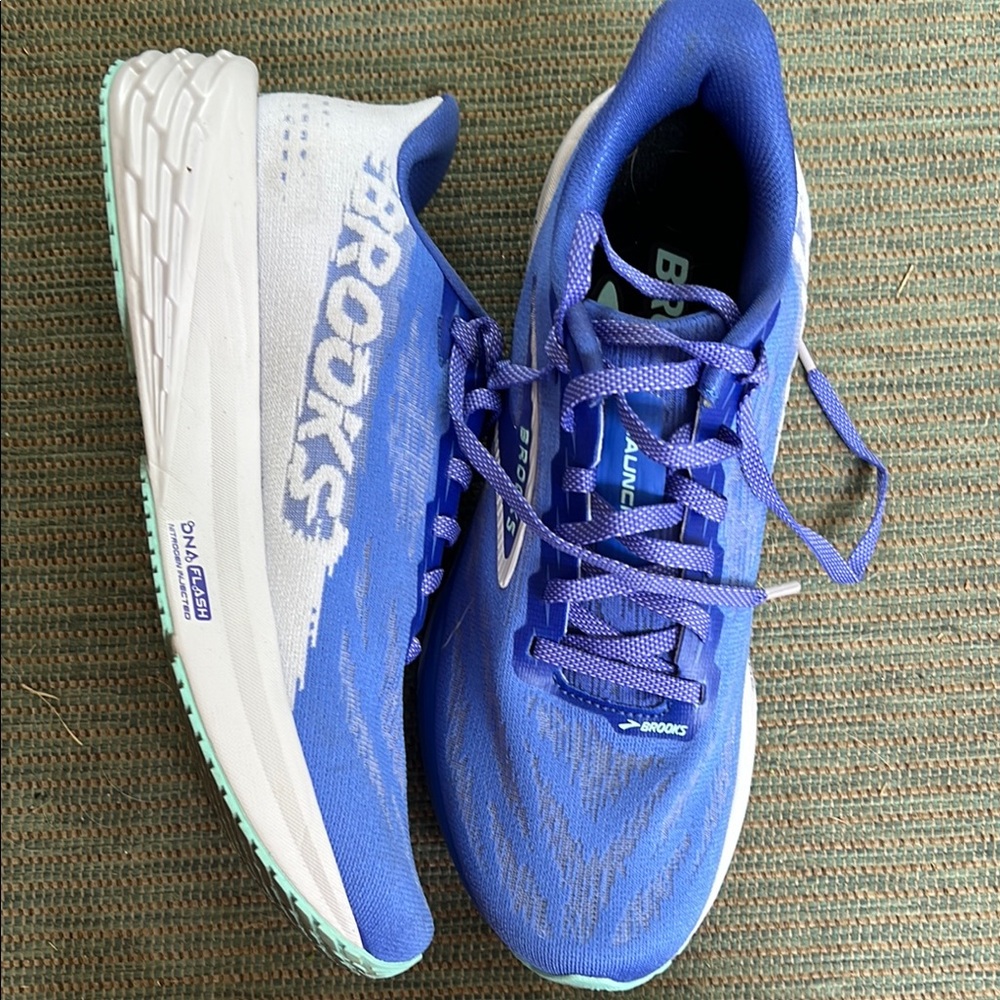 Brooks launch 11 - womens size 8 - lightly worn -